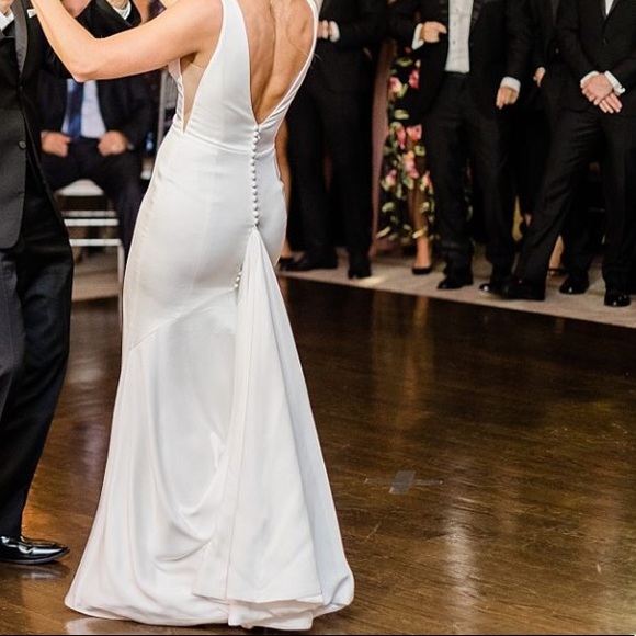 Gorgeous Worn Once RIVINI Roberts Gown Size 6 - Picture 8 of 8